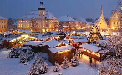 Weihnachtsmarkt, Schnee, Stadt | © ©Baumgartner