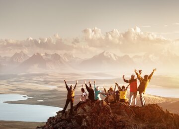 Berge, Himmel, Gipfel | © shutterstock_1059887825