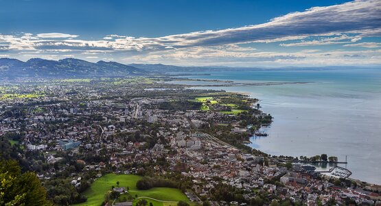 See,Stadt,Wiese | © (c) Pixabay von Lars Nissen_ Bregenz