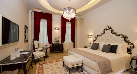 Bett,Teppich,Fernseh | © Camera Executive