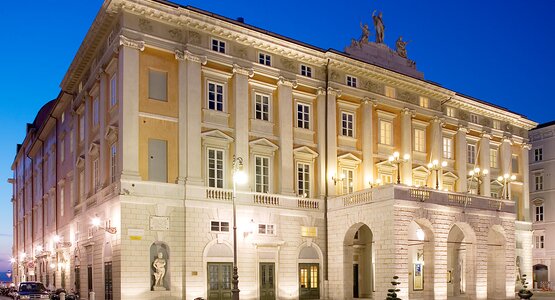 Teatro,Himmel,Straße | © (c) Teatro Verdi Trieste – Visual Art Fabio Parenzan