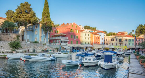 Istrien Veli Losinj Kroatien Häuser Boote Kanal Meer | © Losinjhotels